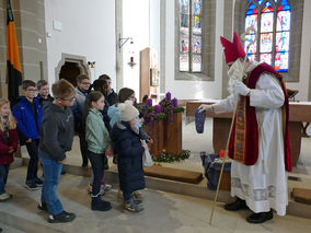 Der Heilige Nikolaus besuchte St. Crescentius (© Karl-Franz Thiede)